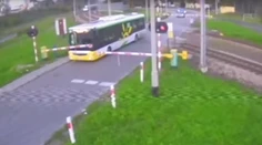 Myslel si, že to stihne, no mýlil sa. Do autobusu na priecestí vrazilo pendolino