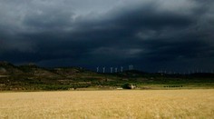 V dvoch krajoch večer a ráno počítajte s búrkami