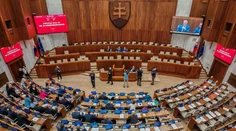 Poslanci na mimoriadnej schôdzi nerokovali o dôveryhodnosti SIS