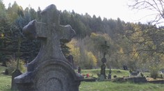 Bez kvetov a horiacich sviečok. Nie na každom cintoríne sa spomína na zosnulých