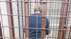 Nechutné predstavenie v Petržalke: Muž masturboval pred chlapcami, mal aj erotické pomôcky