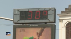 Juh aj západ Slovenska zasiahli extrémne horúčavy. Teplomer v centre Bratislavy ukazoval 38 stupňov