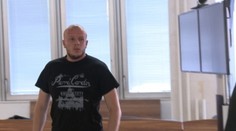 Mal chrániť a pomáhať, namiesto toho kradol. Nezastavila ho ani uniforma