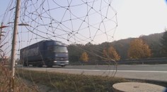 Nový plot je po dvoch rokoch ako rešeto. Ľudia z osady tvrdia, že to neurobili