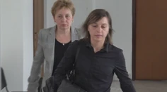 Žena, ktorá počas bitky zabila svojho muža kuchynským nožom, sa postavila pred súd