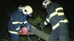 Zima nás zase dostala. Hasiči majú plné ruky práce