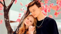 Detská modelka (8) oznámila, že má vzťah s chlapcom (13). Reakcia jej matky vyvolala búrku nevôle