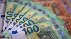 Na každého Slováka pripadá dlh približne 16-tisíc eur. A ďalej rýchlo rastie