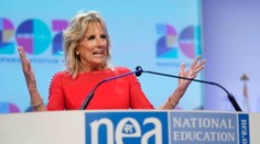 Prvá dáma USA sa vracia do školy. Je historicky prvou ženou prezidenta, ktorá pracuje na plný úväzok