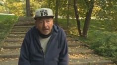 Aj obyčajná prechádzka parkom sa môže skončiť tragicky. Na dôchodcu pri nej spadol strom