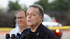 Vystúpil z auta a okamžite začal strieľať. Ozbrojenec zabil v nákupnom centre v Texase osem ľudí