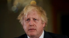 Boris Johnson bez práce dlho neostal. Bude písať pre britský bulvárny denník
