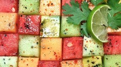 Melón na krásne kúsky za pár sekúnd! Neviete ako na to?