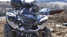 Iba 12-ročný chlapec na Orave sadol na štvorkolku a zrútil sa zo svahu. Jeho spolujazdec (15) skončil v nemocnici