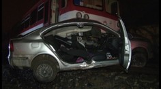 Otrasná nehoda. Vlak napichol auto s malými deťmi