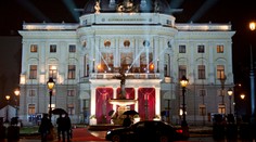 Prekvapenie Plesu v opere. Toto je jeho moderátorka