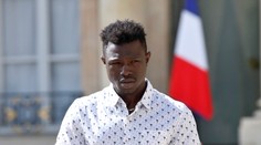 Hrdina Francúzska, ktorý zachránil dieťa, sa stal hasičom