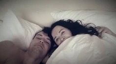 Gregorovej ohrdnutý zajačik sa nevzdáva. Po nemravných odkazoch prišlo aj video