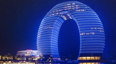 Jedenásť úžasných budov, ktorým niečo chýba