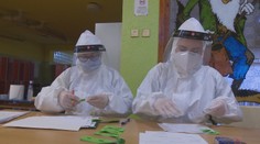 Našli sme obec, ktorá na testovaní obyvateľov zarobila a na živote v nej sa to aj prejavilo