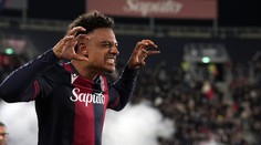 Serie A: AC Miláno v dohrávke zaváhalo proti Bologni a prepadlo sa na ôsme miesto. Domáci otočili stav duelu