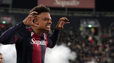 Serie A: AC Miláno v dohrávke zaváhalo proti Bologni a prepadlo sa na ôsme miesto. Domáci otočili stav duelu
