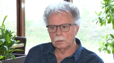 Pavol Hammel zaspal na letisku a zmeškal let. Keď sa prebudil, povedali mu, že lietadlo spadlo