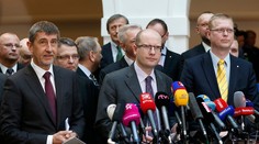 Sobotka tvrdí, že Babiš a Zeman spolu uzavreli pakt. Hrad aj Babiš to odmietli