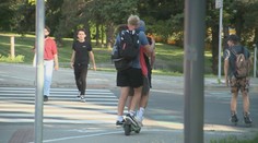 Zranení po jazde na kolobežkách pribúda. Najčastejšie v noci