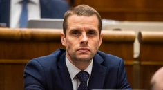 Martin Klus požiadal vládu, aby stiahla jeho kandidatúru