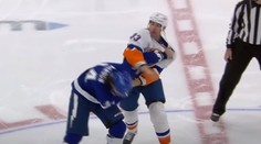 VIDEO: Chára sa pobil hneď po úvodnom buly, vyzval svojho obľúbeného súpera