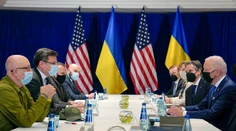 Biden sa chystá poslať Ukrajine rekordný balík pomoci. Obsahuje zbrane a vozidlá za jednu miliardu dolárov