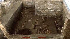 Stredoveké tajomstvo. Pod Univerzitou v Cambridge našli 1300 kostier