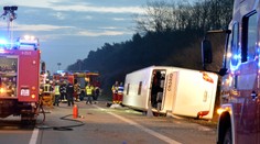Pri Berlíne havaroval autobus! Viac ako 50 ľudí sa zranilo