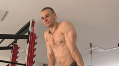 Zo sídliska až na svetový trón fitness. Bývalý parkurista ukazuje, že možné je naozaj všetko