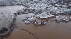 Autá plávali ulicami, voda zatopila reštaurácie. Krétu, Rodos aj Mykonos ničili búrky