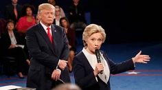 Debata plná útokov a špiny. Takto vyzeral druhý televízny duel Clintonová verzus Trump