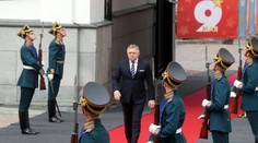 FOTO: Fica v Kremli vítala čestná stráž, orchester a rozvinuli červený koberec. Zahraničné médiá upozorňujú na jednu vec