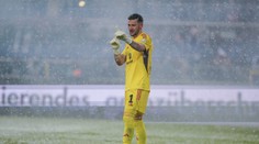 Frajer na záver: Brankár sa svojou rozohrávkou chváliť nebude. Na trávniku ostali zaskočení všetci