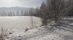 Obrázok ako z reklamy na Slovensko, ale v skutočnosti jama plná toxického kalu