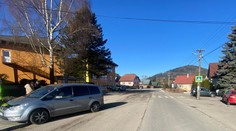 Na Orave zrazil vodič dieťa na priechode pre chodov. Utrpelo vážne zranenia, prevážal ho vrtuľník