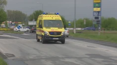 Sekundy rozhodujú o živote. Sanitky často blokujú nevedomí alebo vystrašení vodiči, nový projekt to má zmeniť