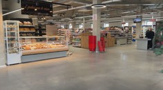 Supermarket na diaľnici neďaleko Bratislavy. Pozreli sme sa na ceny základných potravín