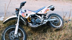 Prázdninová jazda na motorke sa skončila nehodou. Po 14-ročného chlapca letel vrtuľník
