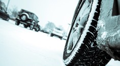 Slovensko potrápia poľadovica, snehové jazyky a vietor na horách. SHMÚ vydal výstrahu
