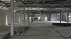 Ďalšie vyhodené milióny! Tento raz za nedokončenú továreň