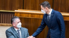 Mikulec zostáva ministrom vnútra. Diskusia v parlamente k jeho odvolávaniu však bola búrlivá, nechýbali vulgarizmy