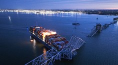 OBRAZOM: Loď pred nárazom do mosta v Baltimore stratila pohon. Obrovský rozsah škôd ukázali až ranné zábery