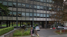 Pravdepodobnosť: nemožné! Muž si prezeral miesto stretnutia, keď zostal v nemom úžase