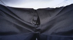 Policajti prehľadávali opilca. Keď zistili, čo má v nohaviciach, neverili vlastným očiam